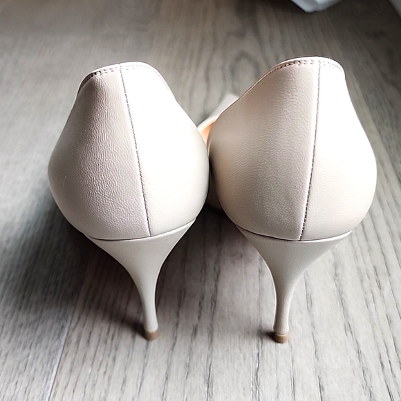 Christian Louboutin nude pointed-toe heels pumps - Picture 5 of 12
